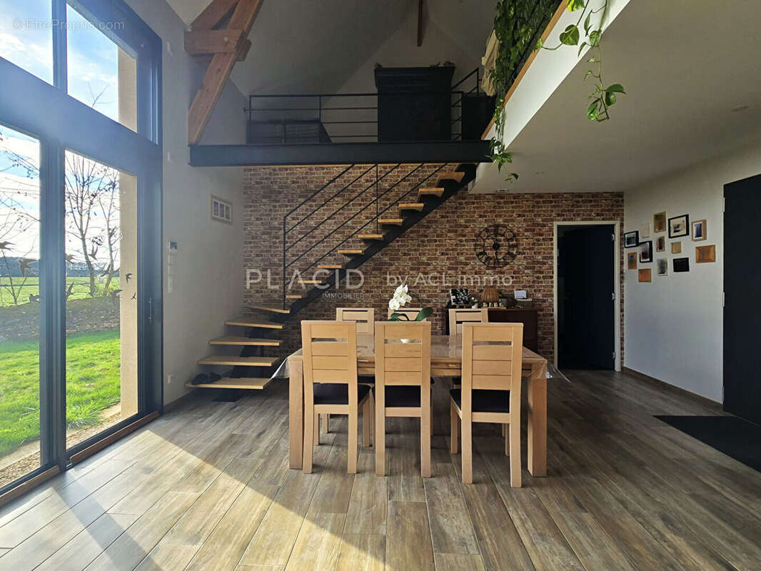 Maison de 6 pièces 200 m2 - photo 3