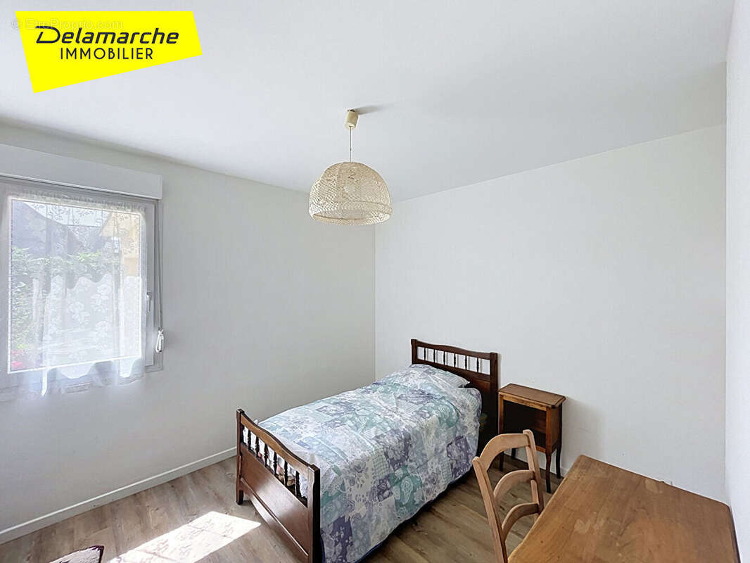 Maison  6 pièces , 4 chambres , terrain à vendre à La Lucerne d'Outremer (50320) - photo 6