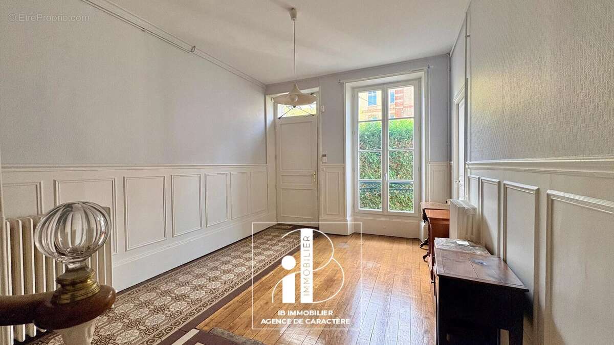 Maison à FONTAINEBLEAU