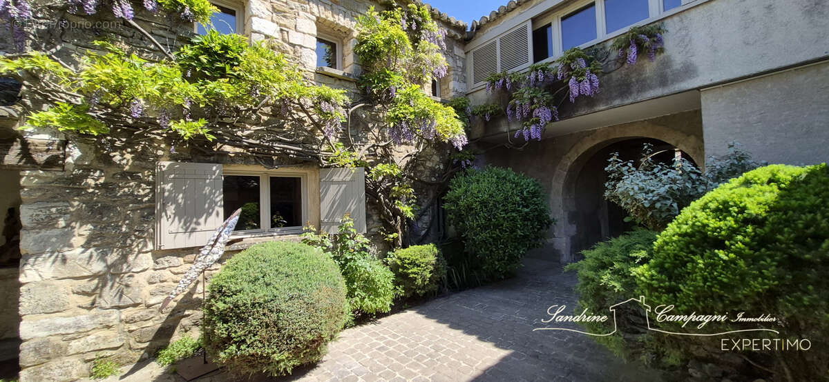Mas 18ème avec grand jardin pisciné paysagé clôturé - photo 4