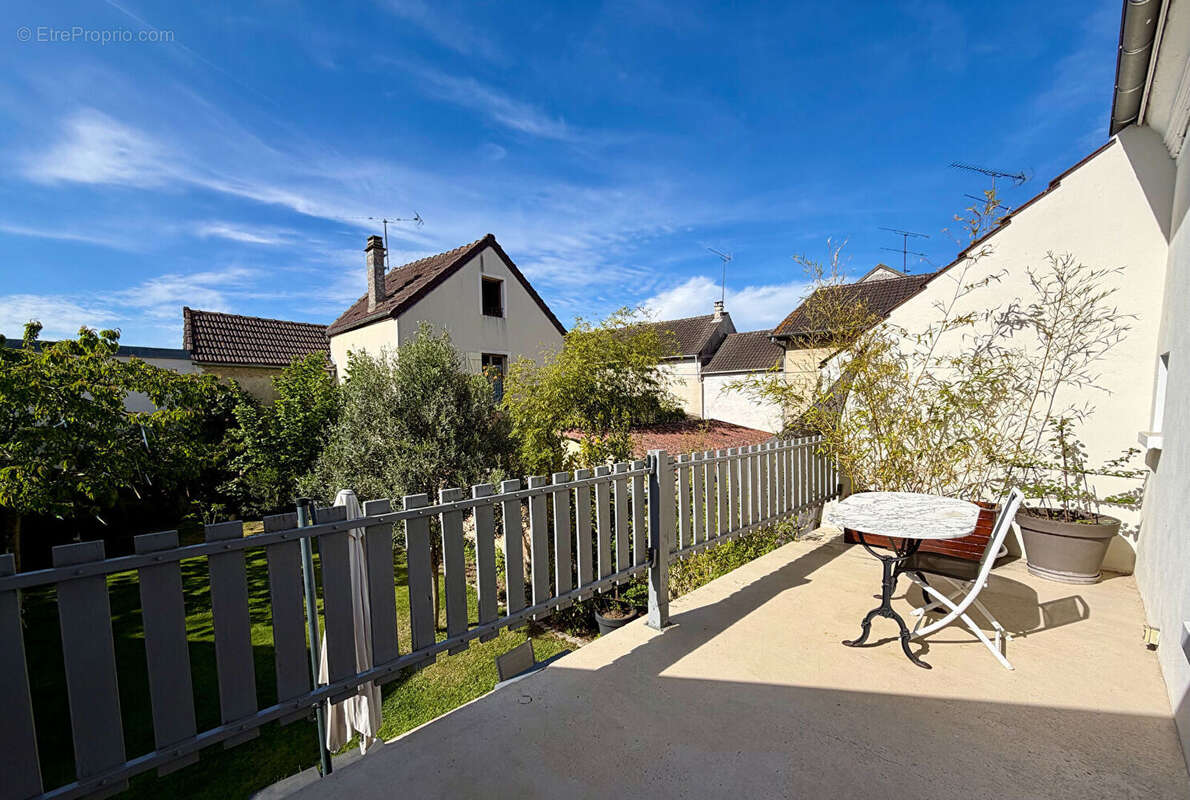 Maison à QUINCY-VOISINS