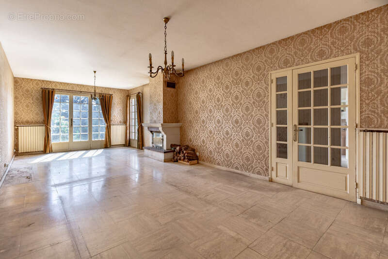 Maison à NEUVIC