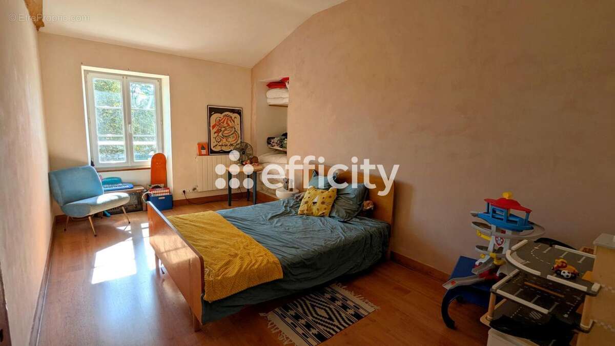 Maison à ANGEAC-CHAMPAGNE