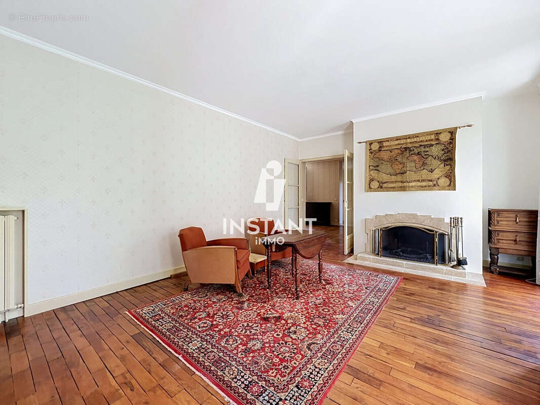 Maison 200 m² à Creteil  - photo 4