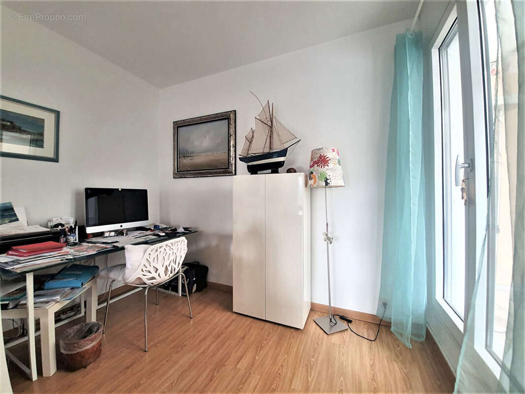 Appartement à COURBEVOIE