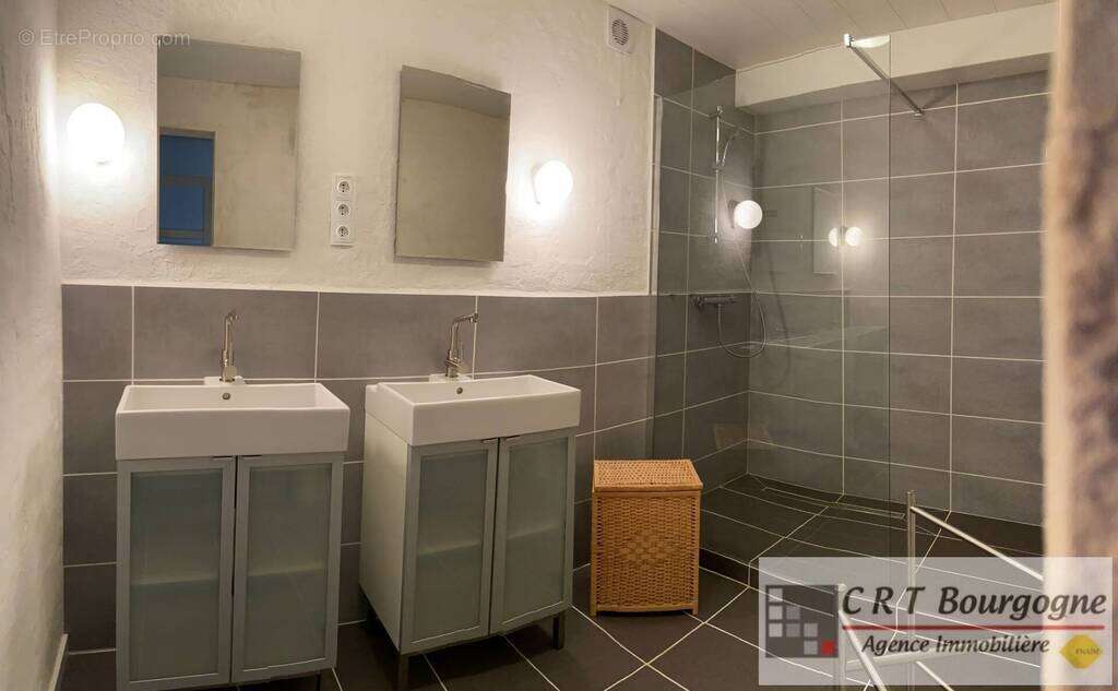 Maison à MOULINS-SUR-OUANNE