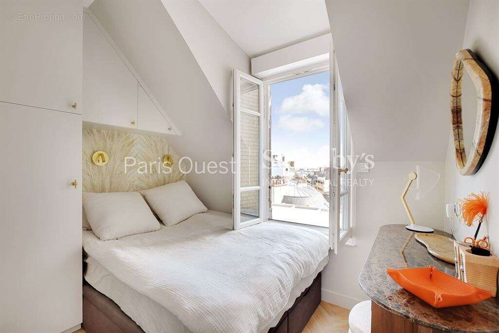 Appartement à PARIS-8E