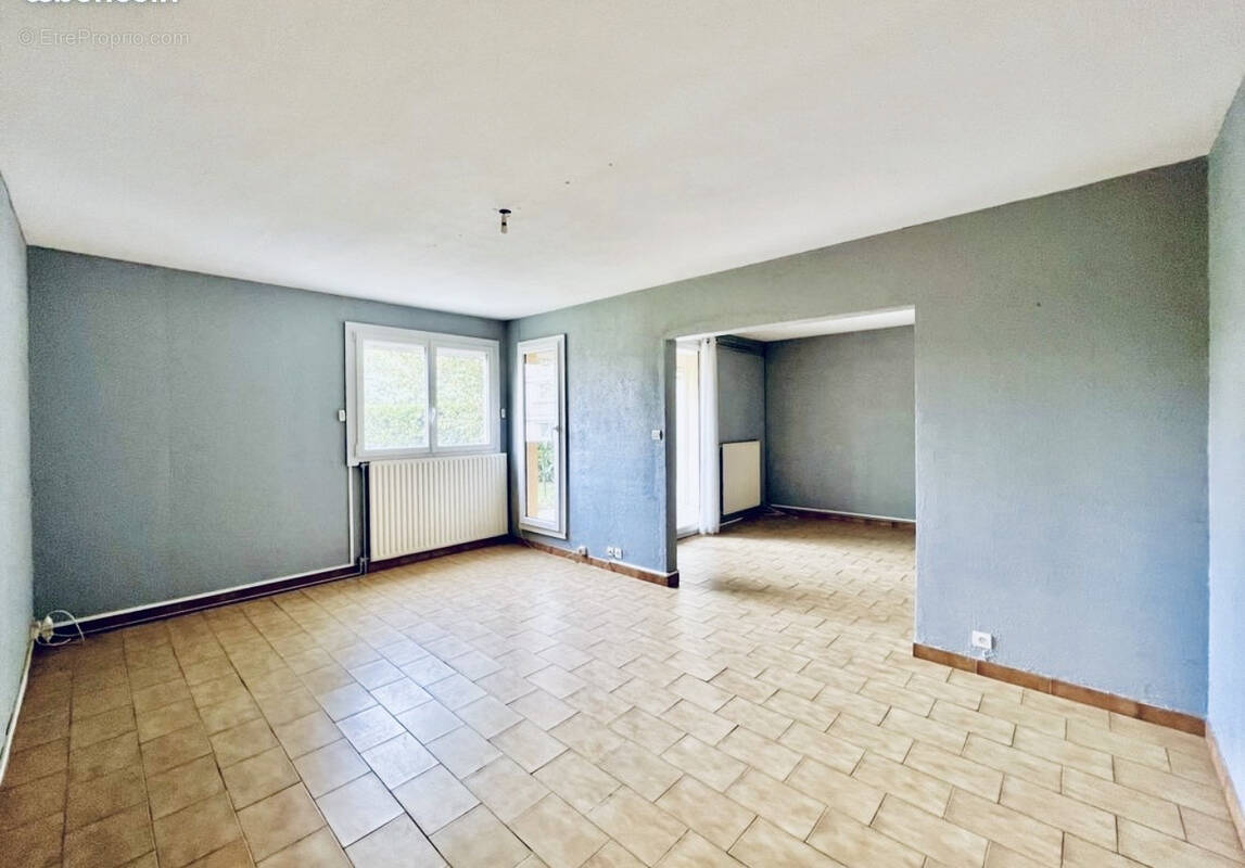 Appartement à DECINES-CHARPIEU