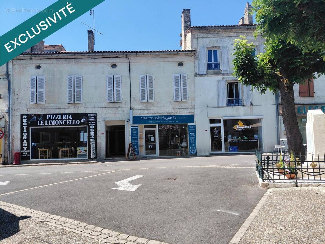 Appartement 335 m² à Mareuil  - photo 1