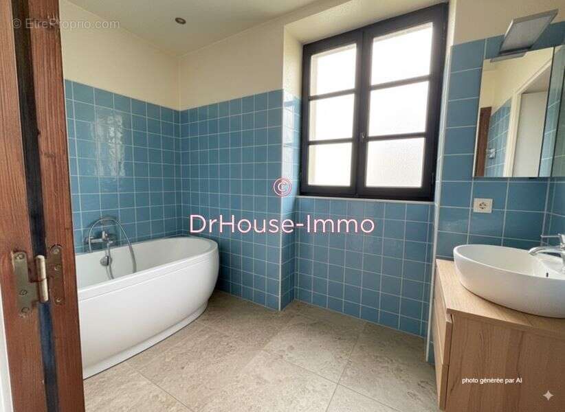 Maison à SAINT-COSME-EN-VAIRAIS