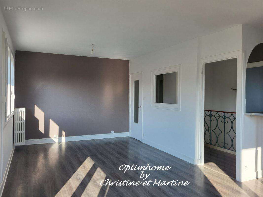 Maison à rénover à Blanzat – 3 chambres, garage, pièces annexes et terrain de 477 m² - photo 8