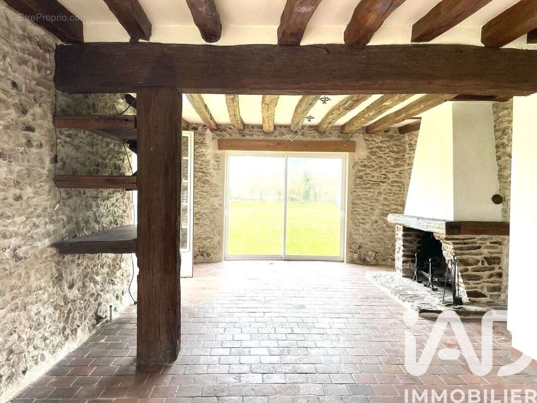 Maison 372 m² à Saint-Hilarion  - photo 8