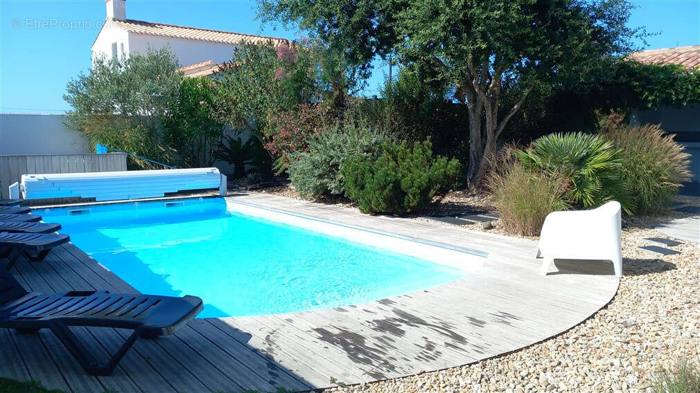 Le vieil - a 200 m du bourg et 300 m de la plage - photo 3