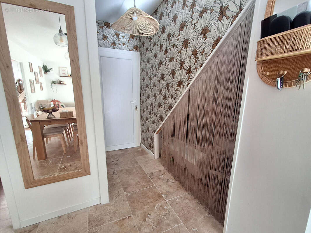 Appartement rénové avec cour - photo 9