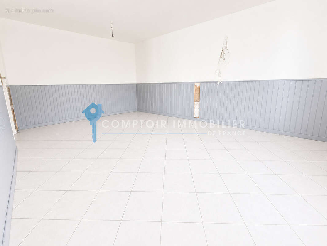 Dépt Hérault (34), à vendre MONTPELLIER Appartement Studio de 27 m2 - grande cave en sous-sol. - photo 3