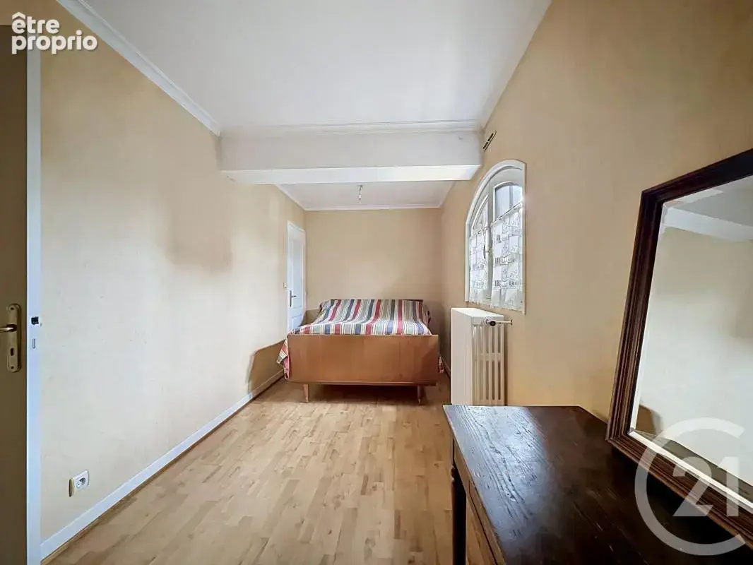 Maison 248 m² à Salaise-Sur-Sanne  - photo 19