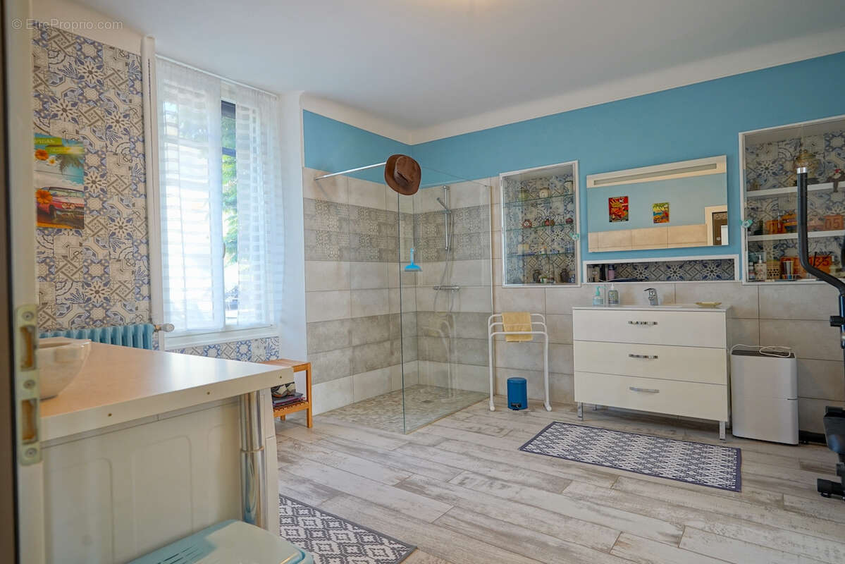 Maison à LA CHAPELLE-SAINT-LAURENT