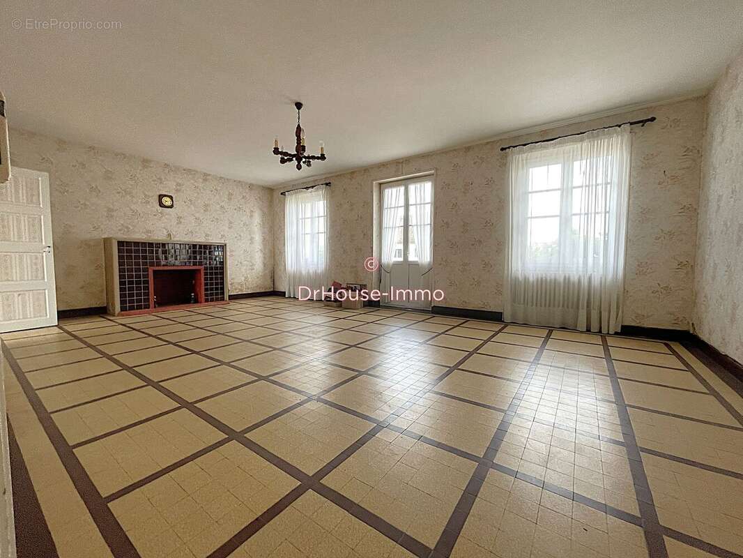 Maison à MARCHESEUIL