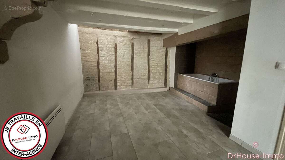 Maison à COUSSAY-LES-BOIS