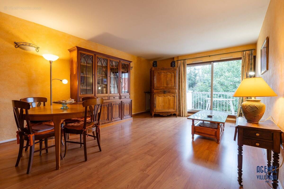 Appartement à VILLEPREUX