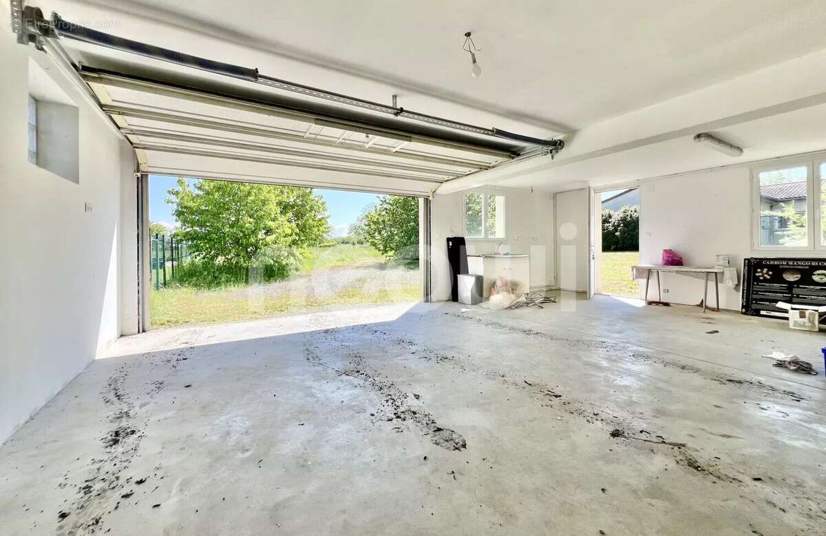 Maison à SAINT-BONNET-PRES-RIOM