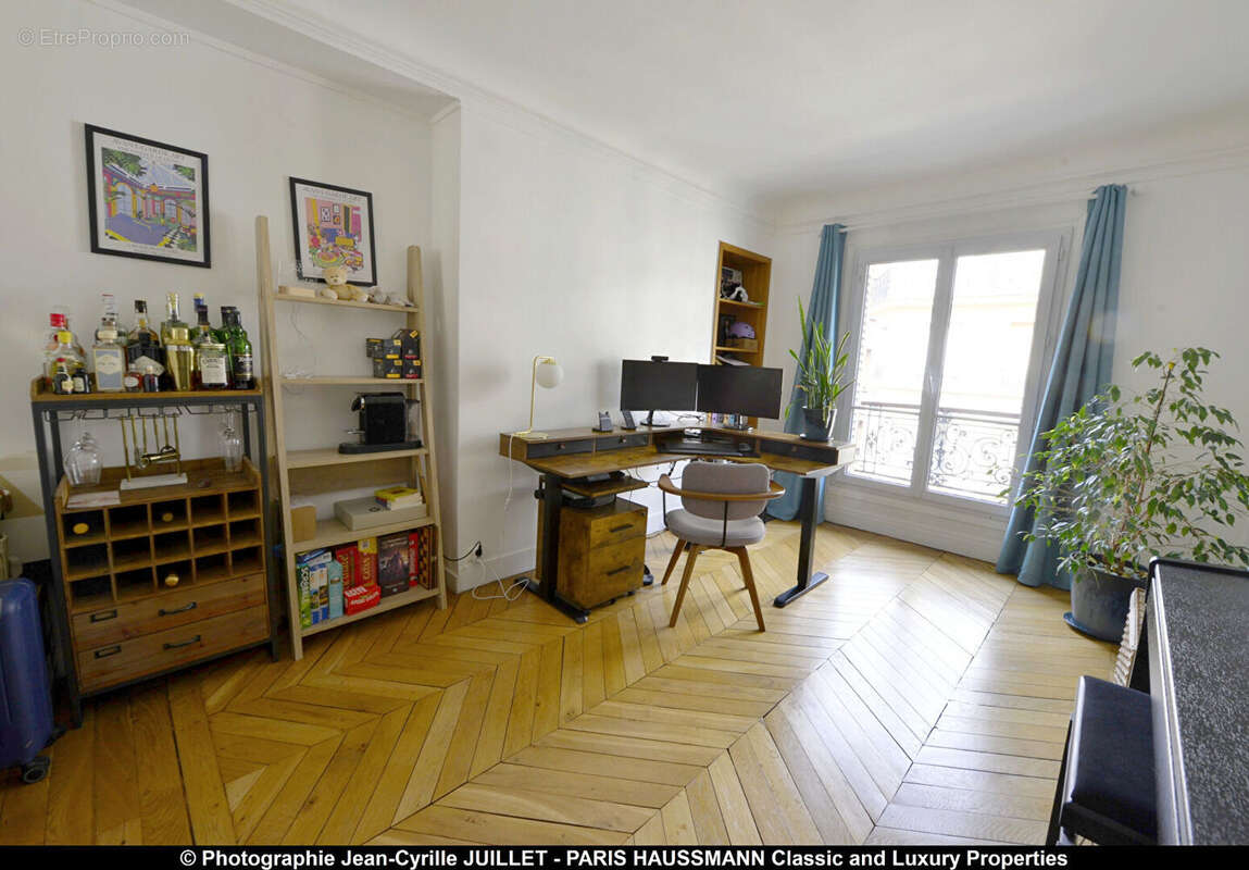 Appartement à PARIS-17E