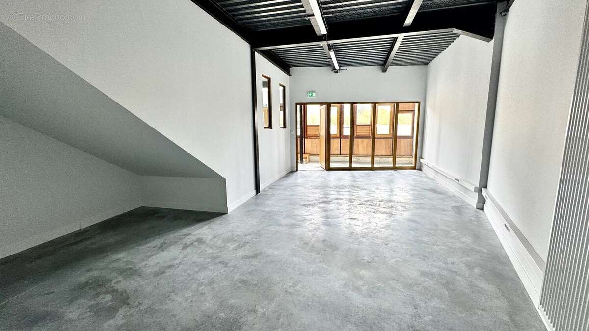 VANNES SENE - Bureau professionnel de 31 m² avec parkings proche bus - photo 11