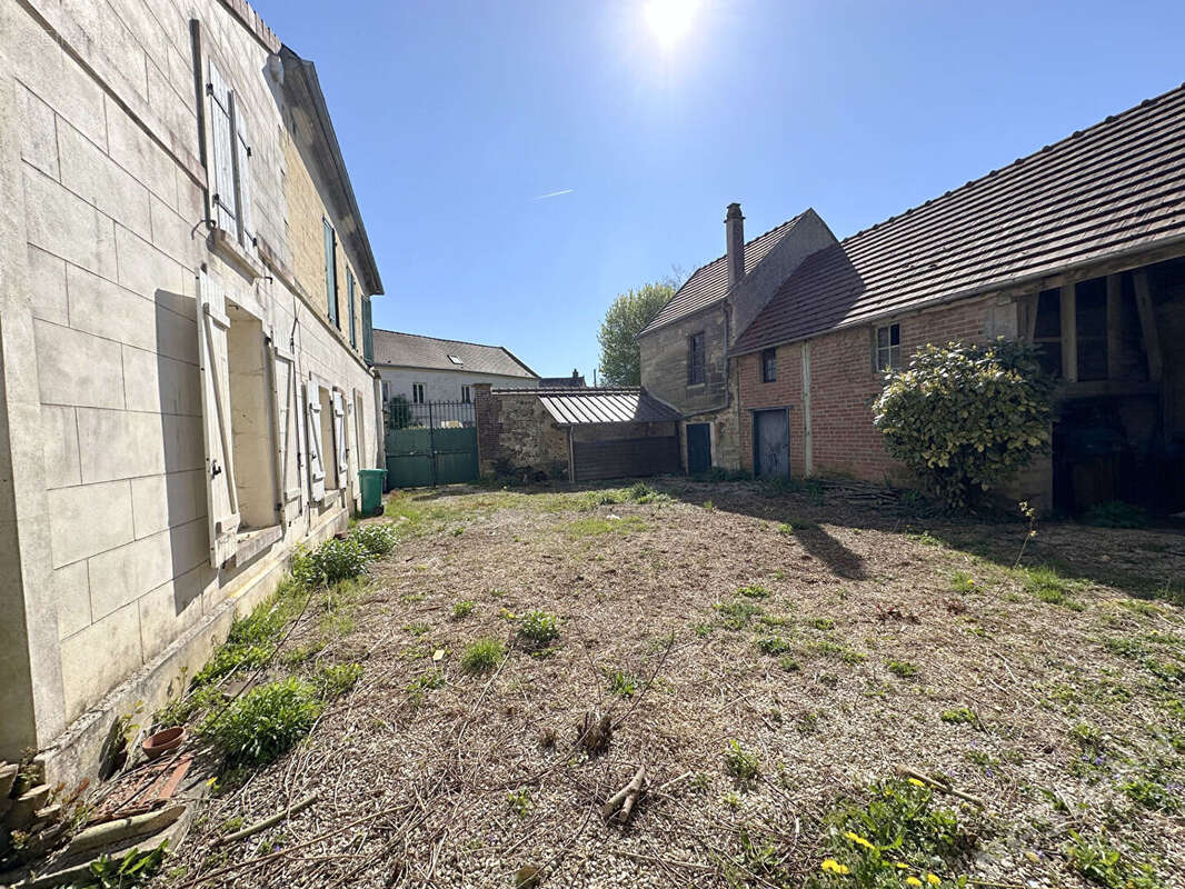 Maison à MONNEVILLE