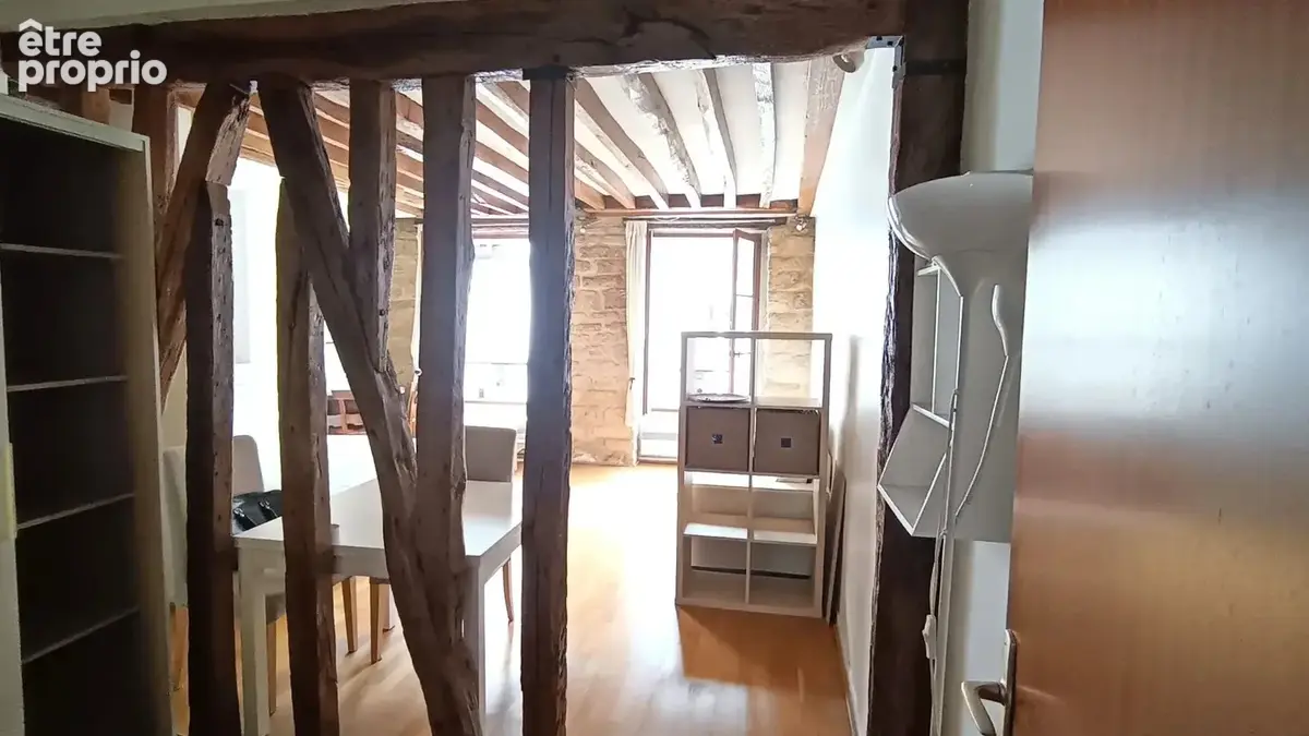 PARIS IVème, rue du Roi de Sicile, Studio de 35m² - photo 5