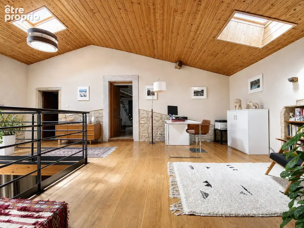 Maison 186 m² à Saint-Genis-Les-Ollieres  - photo 6