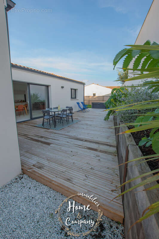 Maison à VAUX-SUR-MER