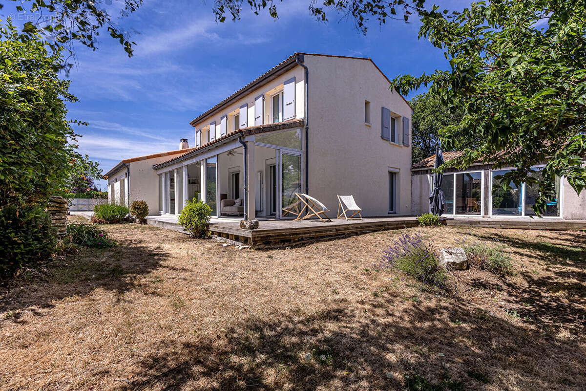 Maison familiale avec cachet, beau jardin, piscine - photo 13