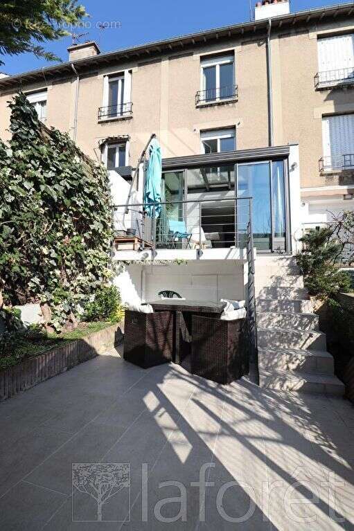 Maison à SURESNES