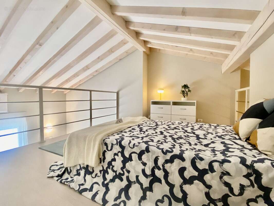 Appartement à EZE