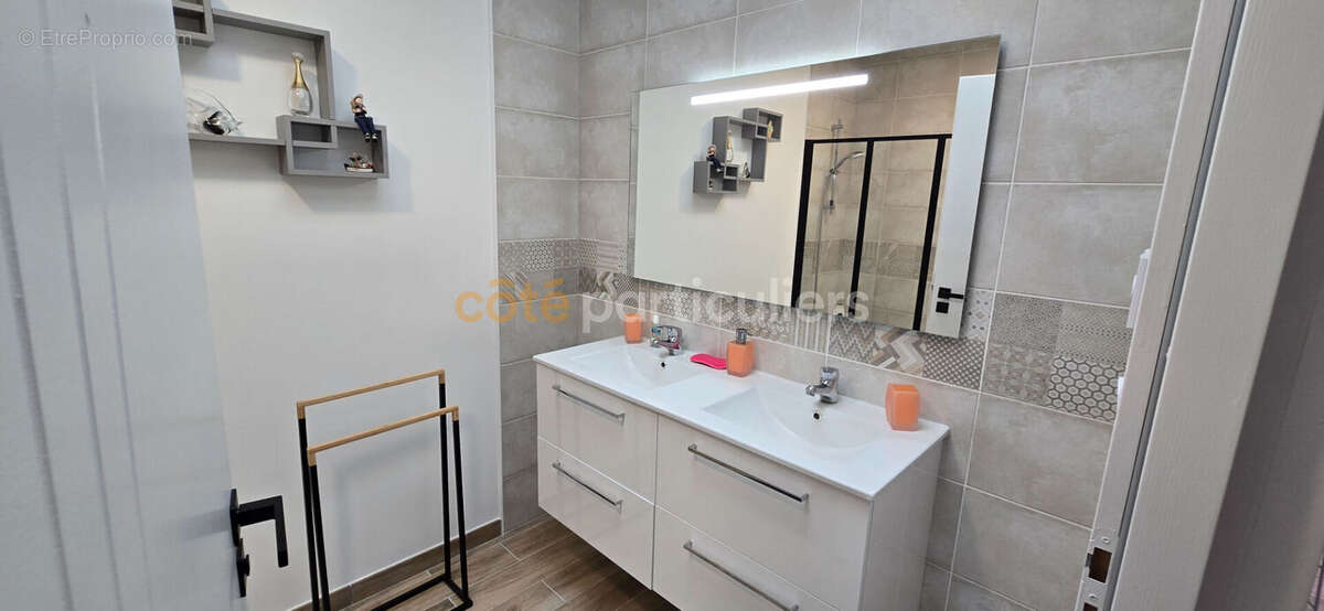 Maison à VAUX-SUR-MER