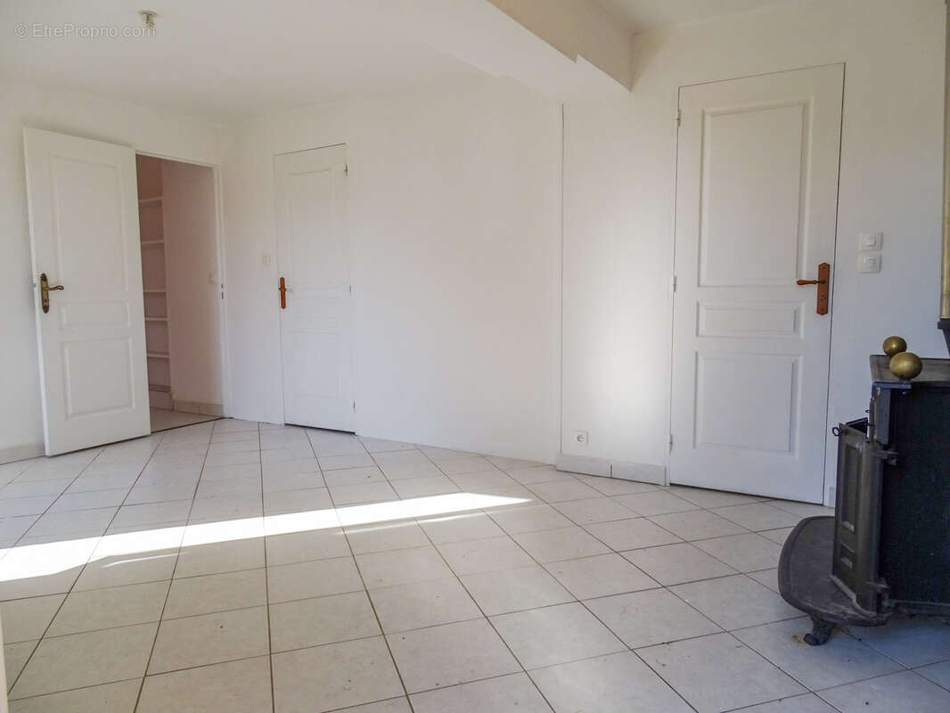 Maison à DUN-LE-POELIER