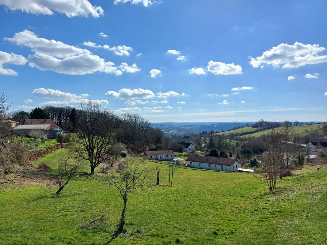 Terrain à PLANIOLES