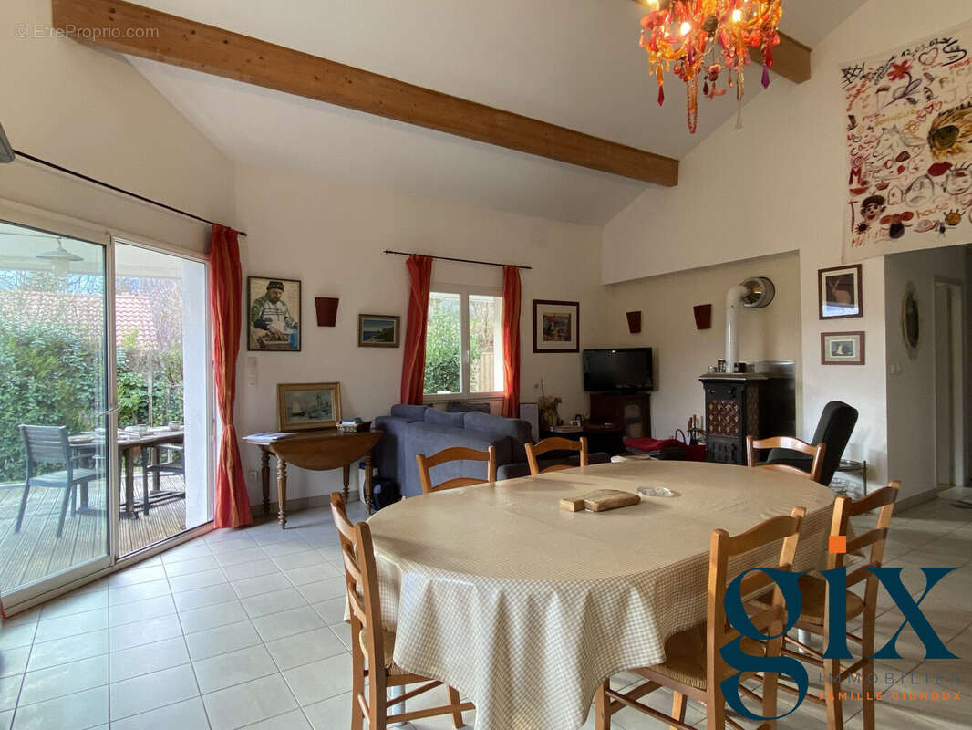 Maison à SAINT-ISMIER