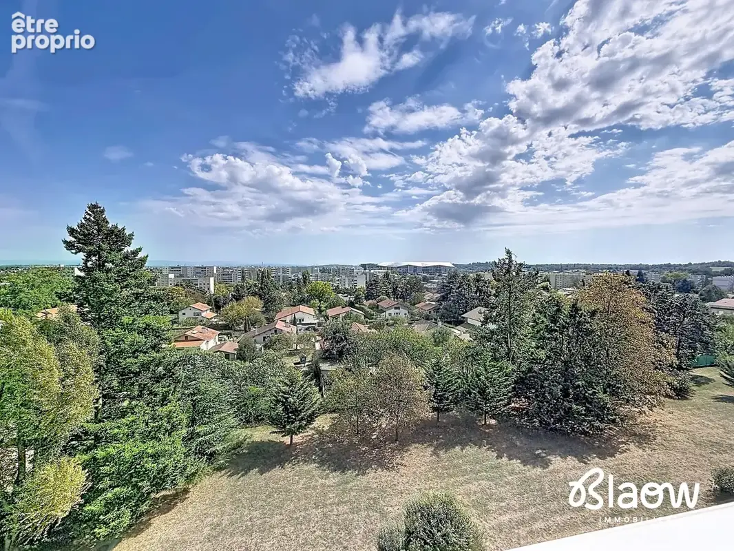 Appartement à DECINES-CHARPIEU