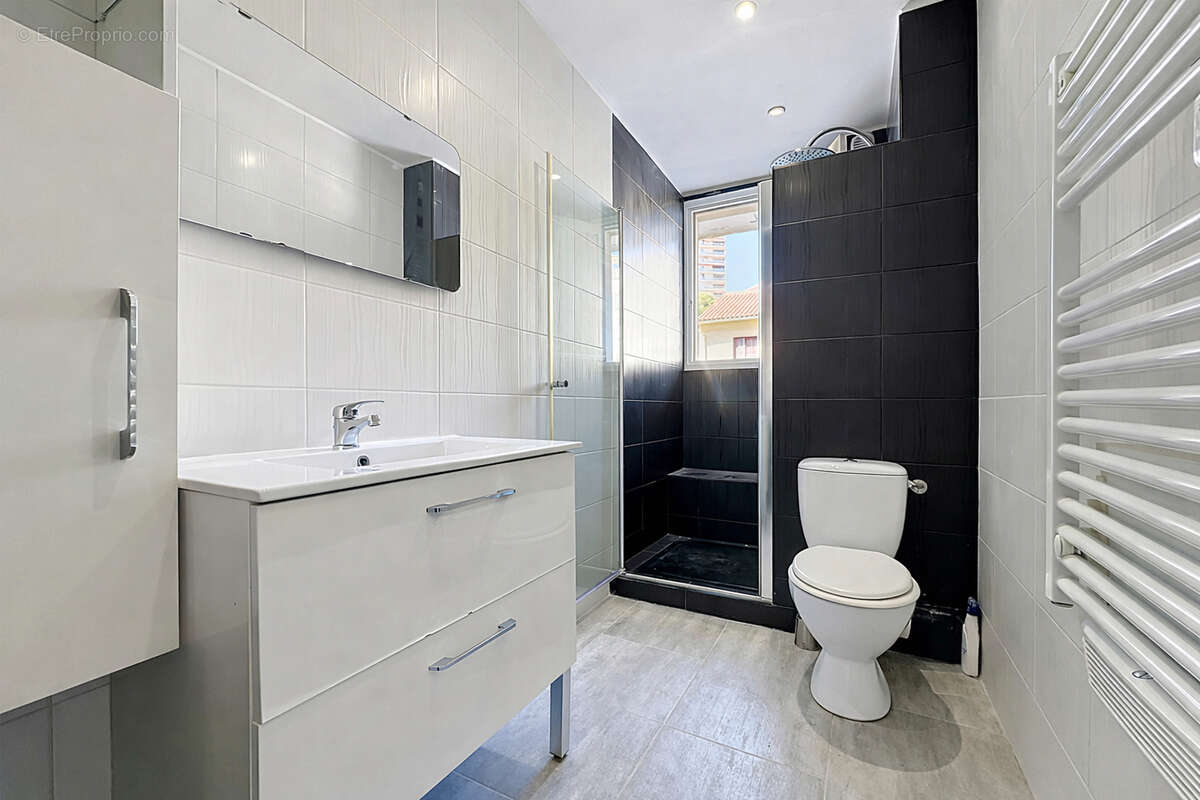 Appartement T3 lumineux avec terrasses - entrée centre-ville ? potentiel + aides ORELI (double vitrage & clim) - photo 17
