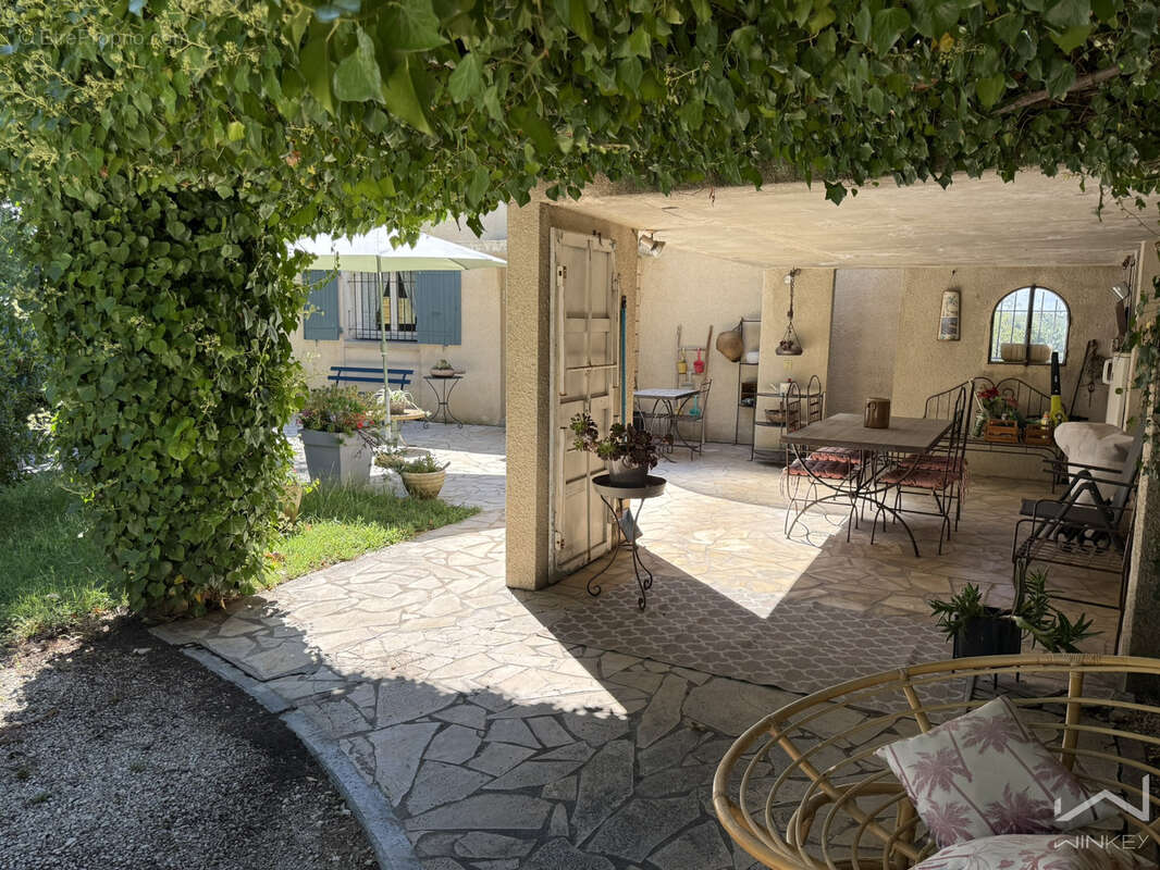 Maison à BOLLENE