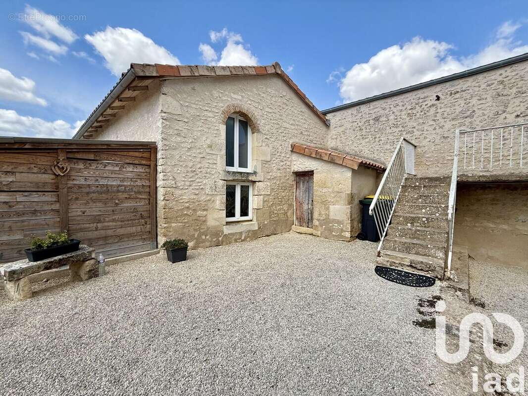 Photo 2 - Appartement à VOUILLE