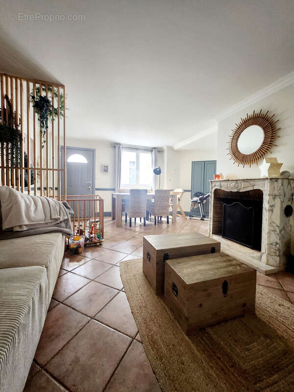 Maison à LA QUEUE-LES-YVELINES