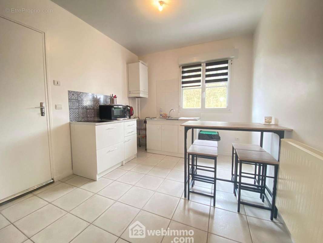 La cuisine de 11 m² à aménager selon vos envies - Maison à ATHIES-SOUS-LAON