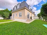 Maison à VAIRES-SUR-MARNE