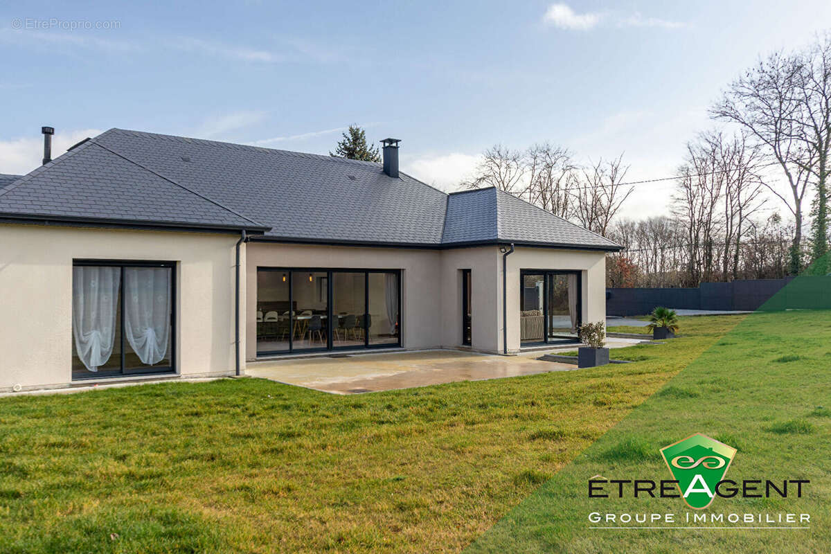 Maison de PLAIN-PIED - LA NEUVE LYRE - 190 m² - 5 chambres - photo 14