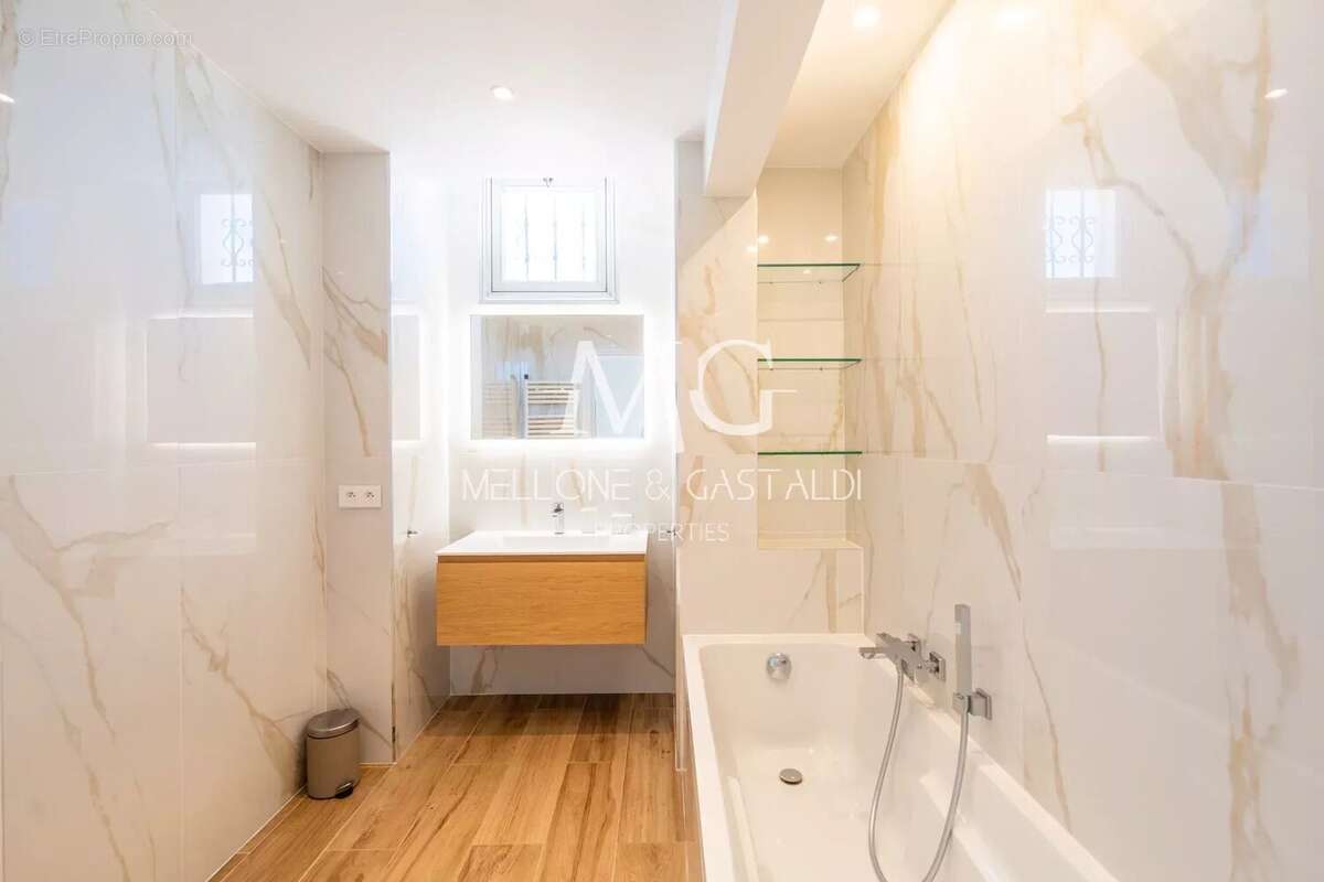 Appartement à LE CANNET