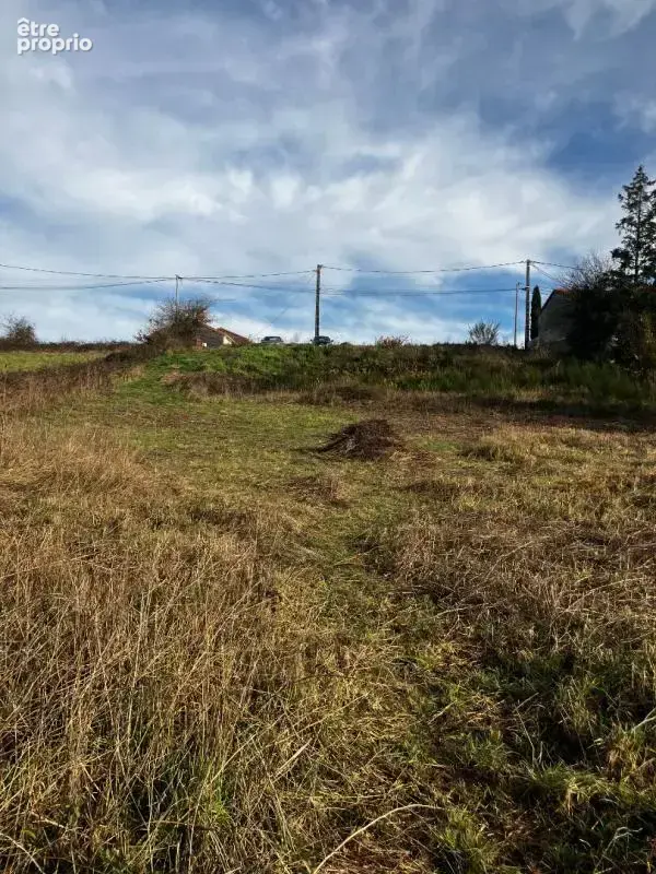 Terrain constructible de 2069 m² en campagne - photo 3