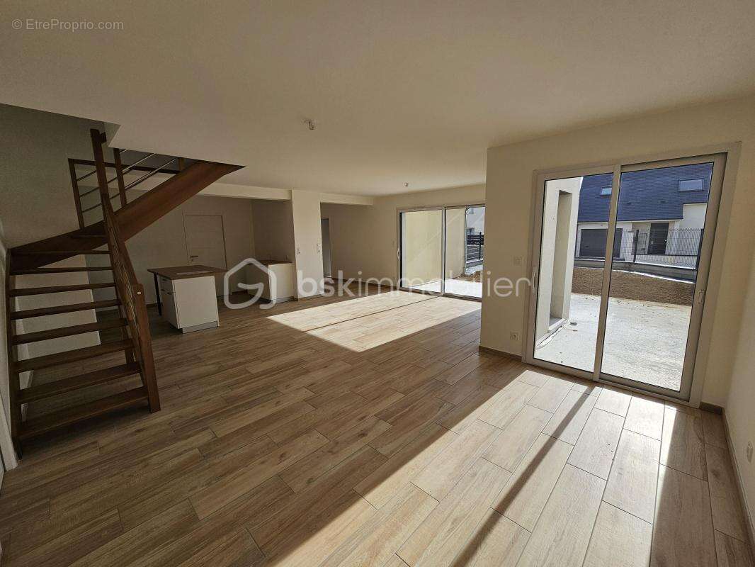 Maison à LONGUES-SUR-MER