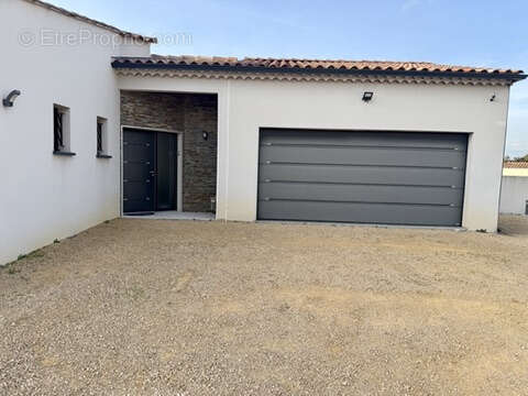 Maison à SAINTE-CECILE-LES-VIGNES